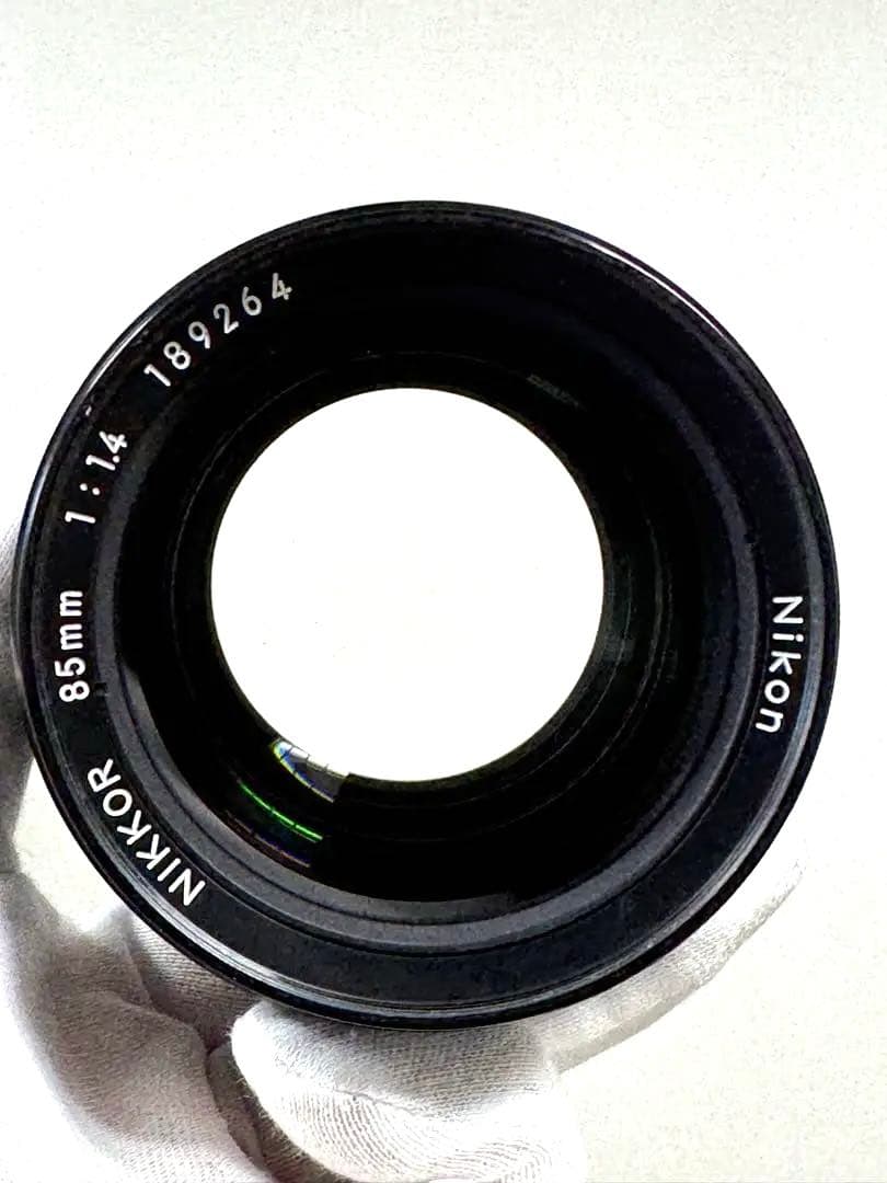 Nikon Ai-S Nikkor 85mm F1.4 フード付き