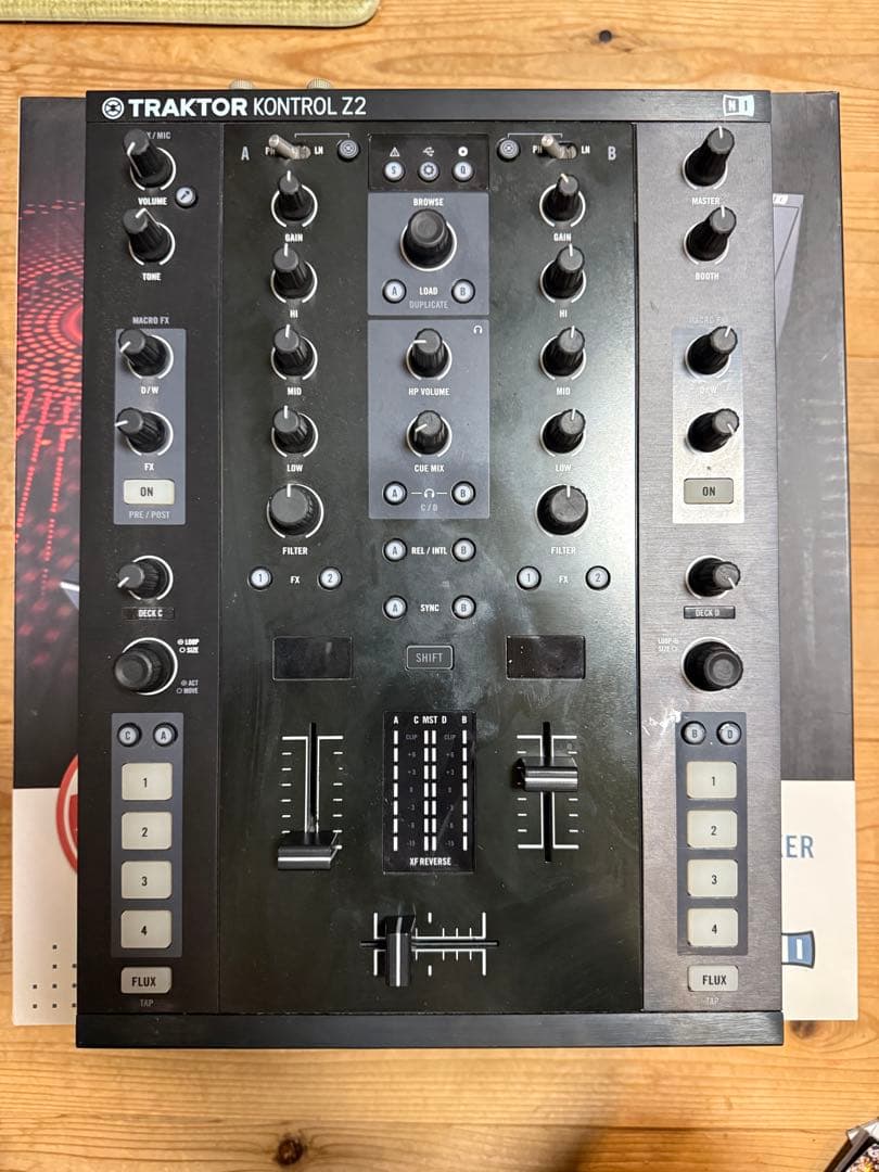 DJ機材 NATIVE INSTRUMENTS TRAKTOR KONTROL Z2