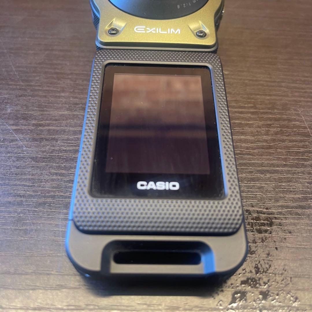 ST25 美品！【CASIO】デジタルカメラ EXILIM EXFR10EO