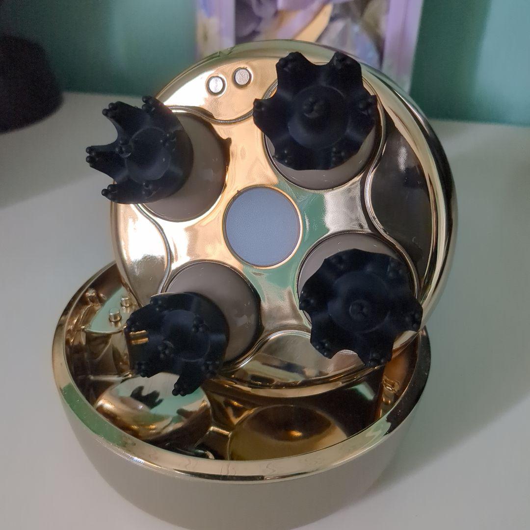 fuettarich 美顔器 ゴールド　ヘッドマッサージャー