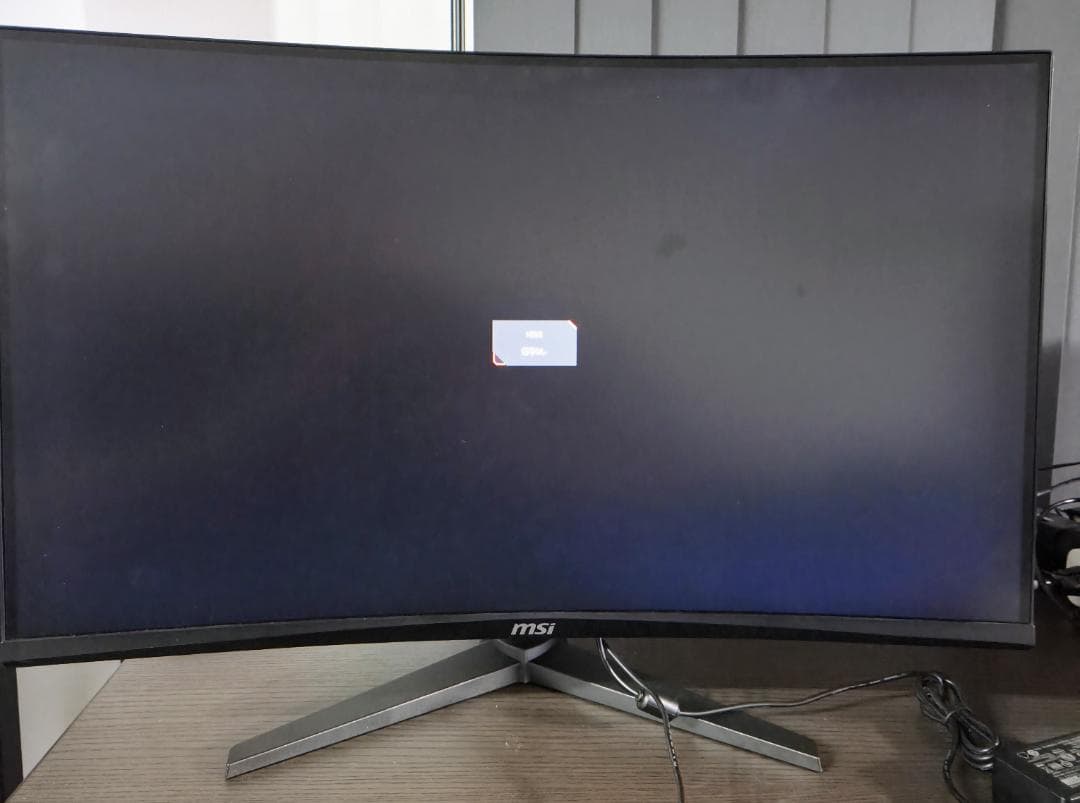 MSI 27インチ曲面フルHDディスプレイ