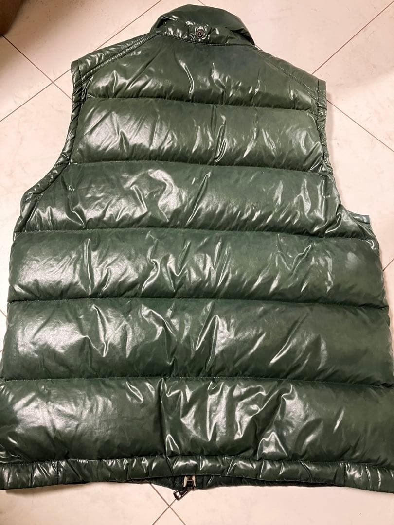 MONCLER グリーンダウンベスト