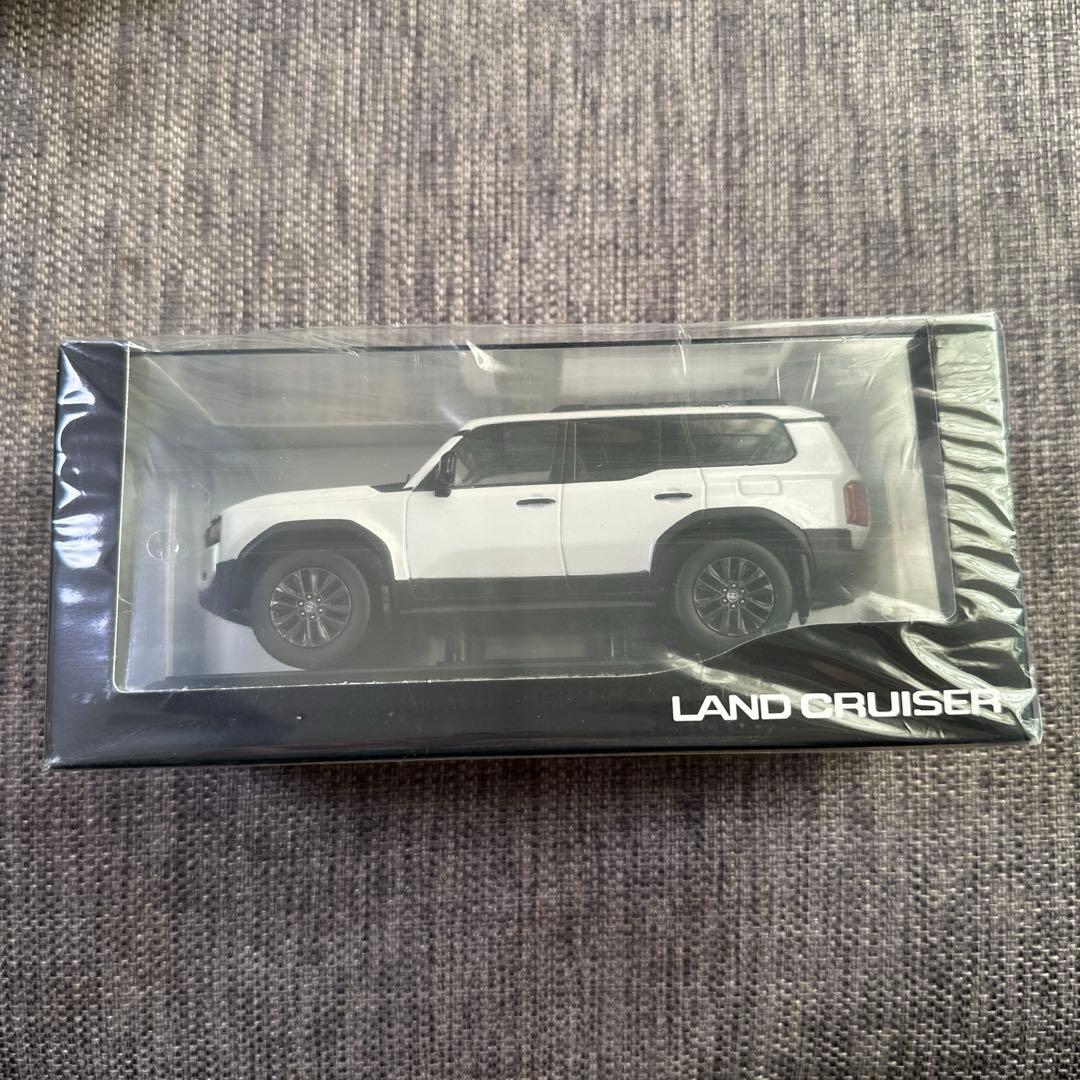 ランドクルーザー250 カラーサンプル　ホワイト