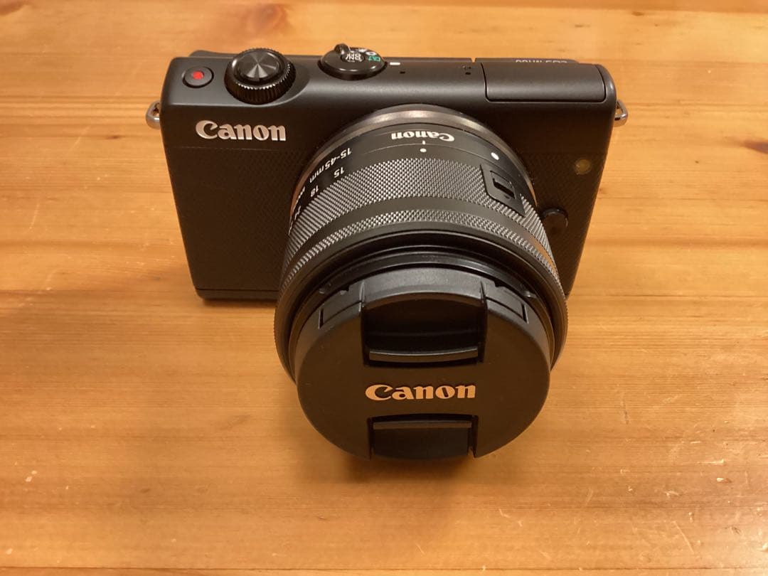 EOS M100　ブラック　EF-M15-45　IS　STM　レンズキット　黒