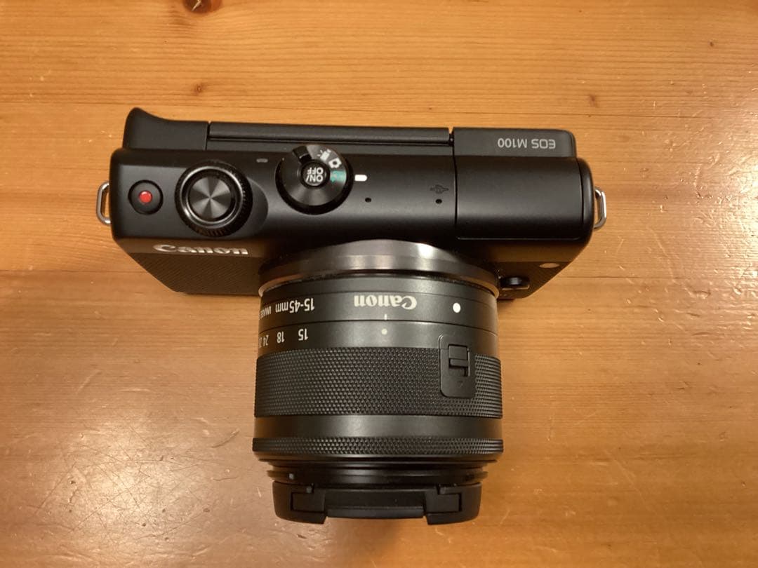 EOS M100　ブラック　EF-M15-45　IS　STM　レンズキット　黒
