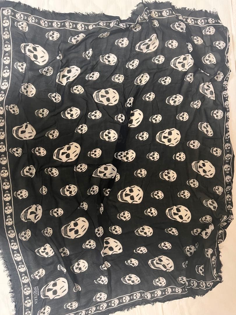 ALEXANDER McQUEEN スカル柄ストール　バンダナ　スカーフ