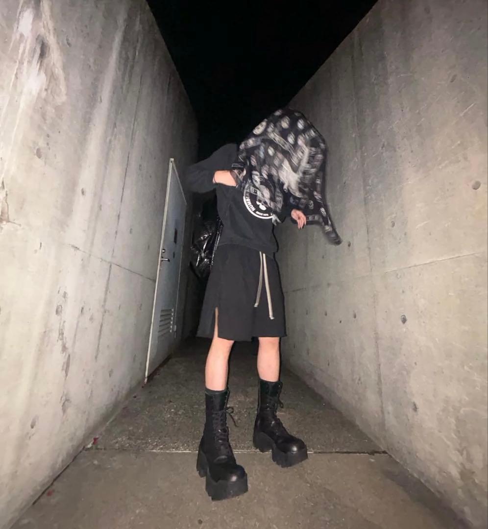 ALEXANDER McQUEEN スカル柄ストール　バンダナ　スカーフ