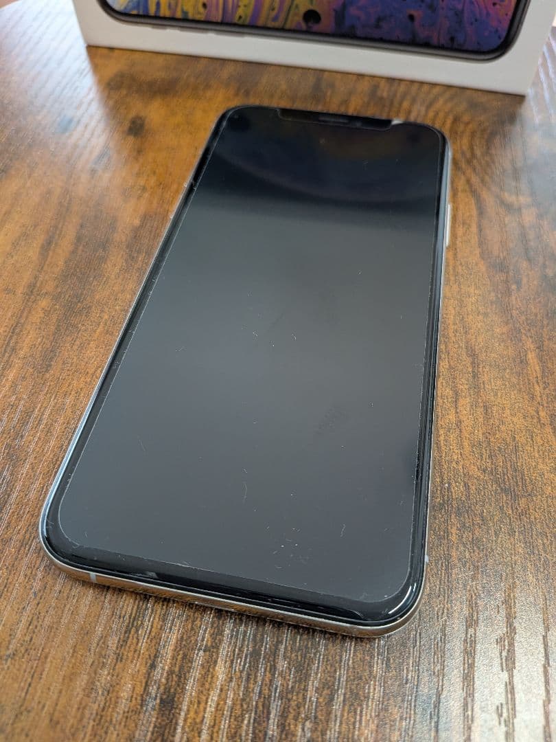 Apple:iPhone Xs 256GB シルバ- SIMフリ- 73%