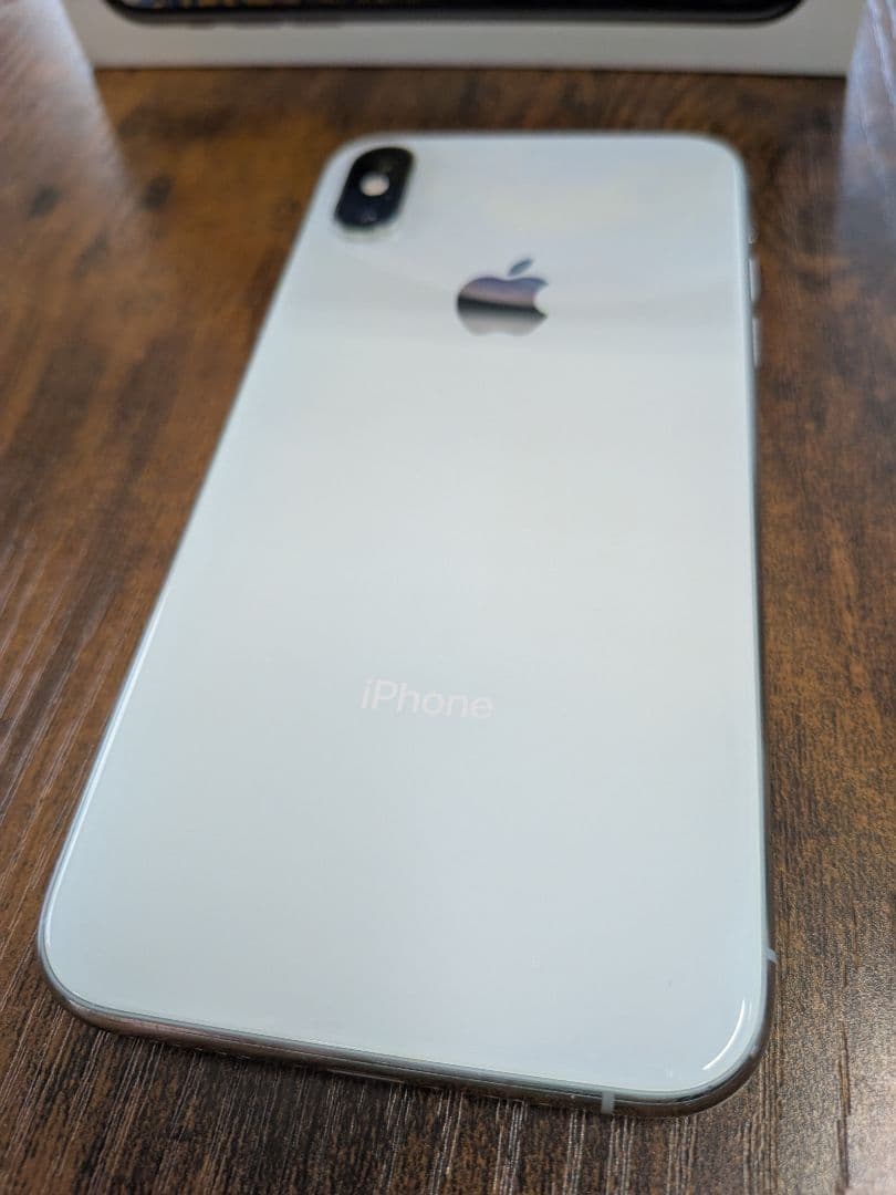 Apple:iPhone Xs 256GB シルバ- SIMフリ- 73%