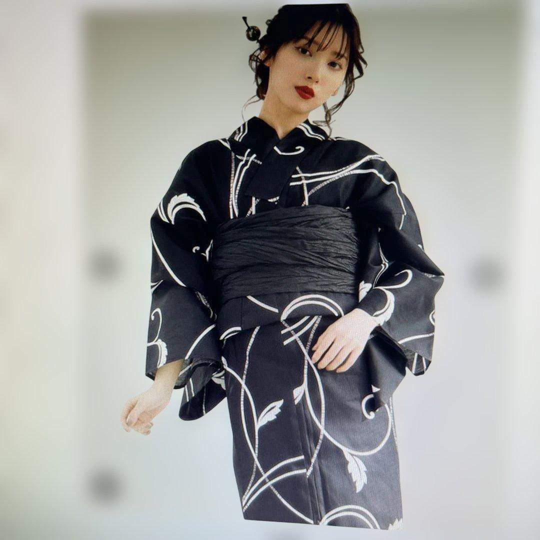 2025年6月新作　最終お値下げ　新品Dita 浴衣5点セット 黒白花柄