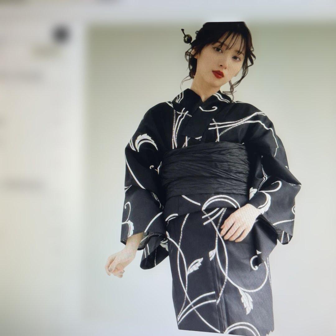 2025年6月新作　最終お値下げ　新品Dita 浴衣5点セット 黒白花柄