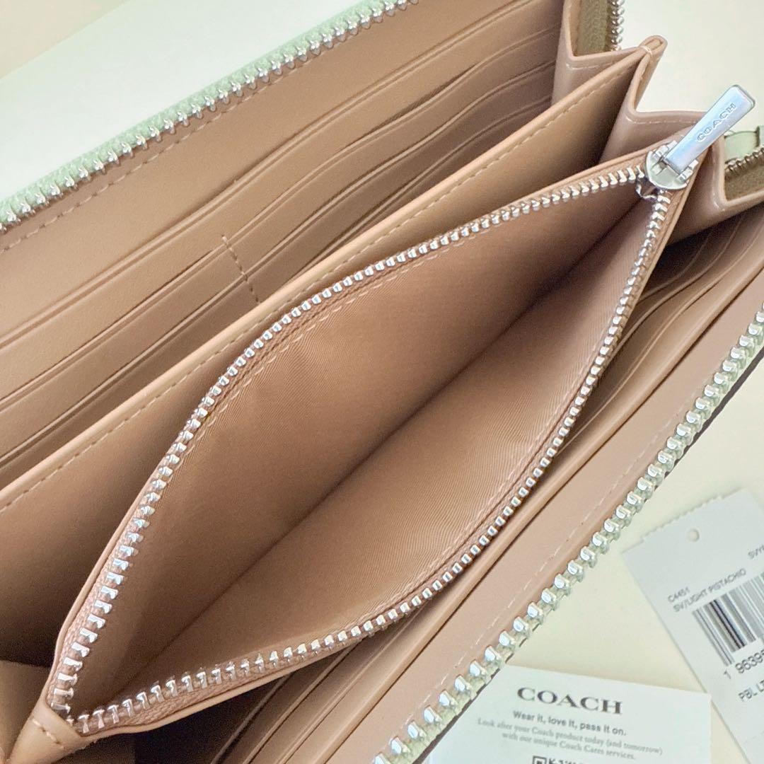 COACH コーチ　ストラップ付き　長財布　ライトピスタチオ　グリーン