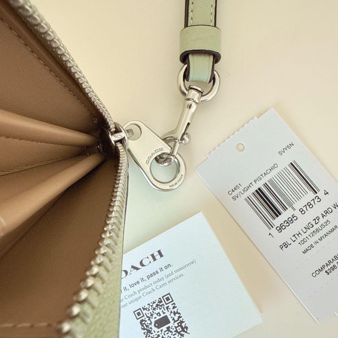COACH コーチ　ストラップ付き　長財布　ライトピスタチオ　グリーン