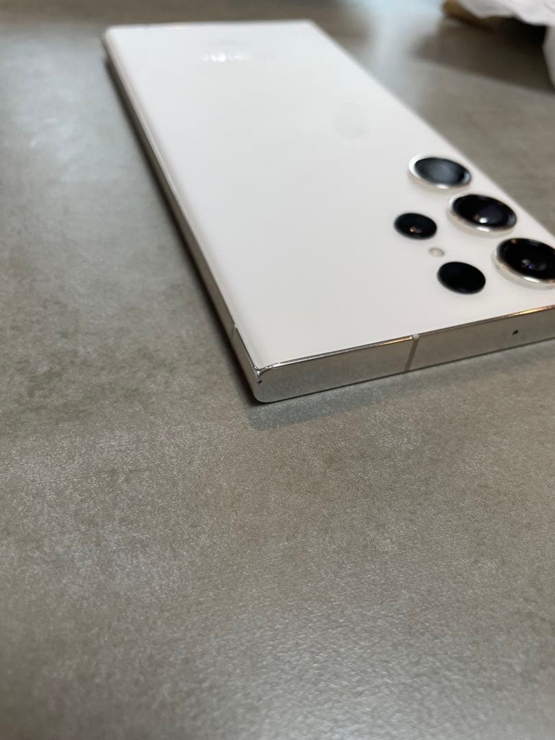 Galaxy S23 Ultra 本体　au