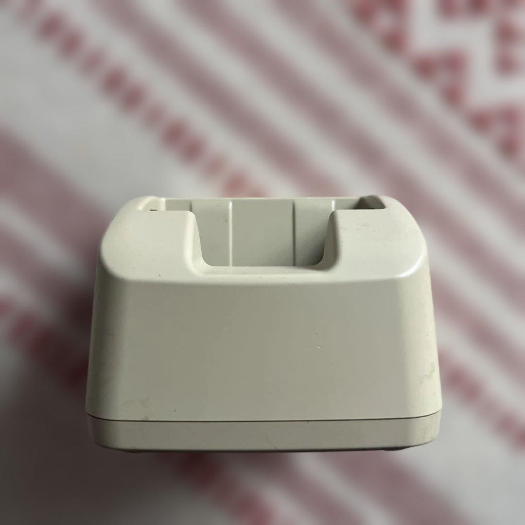 美品 docomo ドコモ F-01G ブルー折りたたみ式携帯電話 卓上充電器付