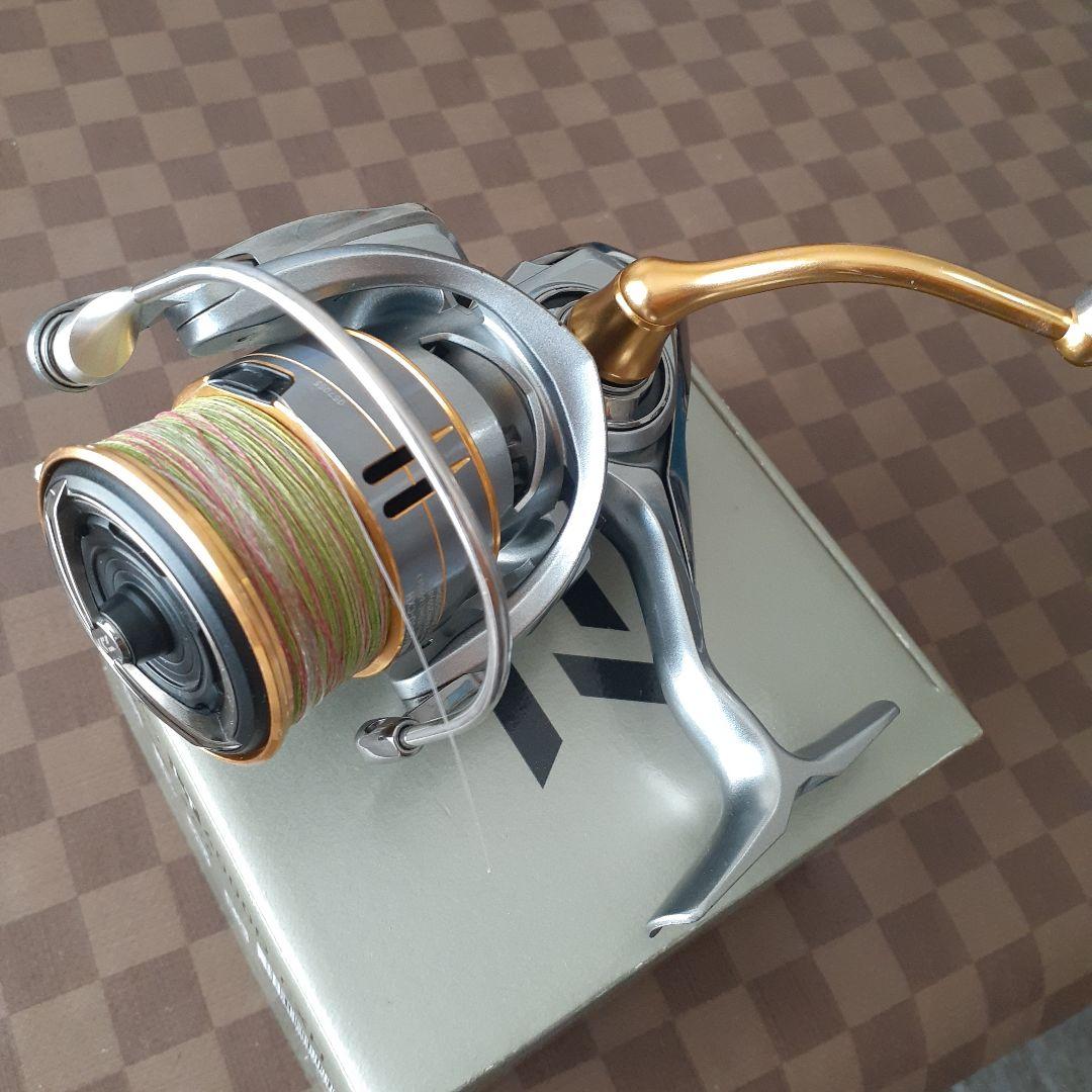 Daiwa FREAMS LT 4000D-CXH スピニングリール