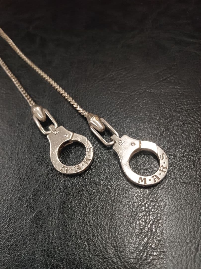 M.A.R.S マーズ ウォレットチェーン　ハンドカフス　　シルバー　手錠型