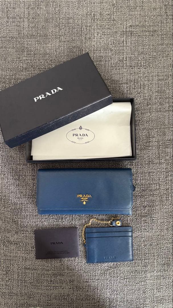 PRADA プラダ サフィアーノ 長財布 ネイビー　青　ブルー 箱つき
