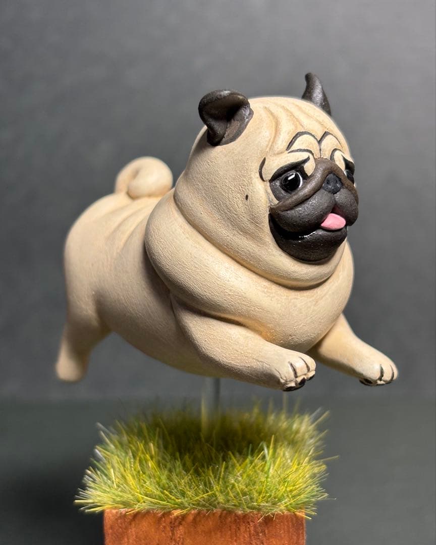 パグ走りおパグさん:フォーンver.(RUN PUG RUN)