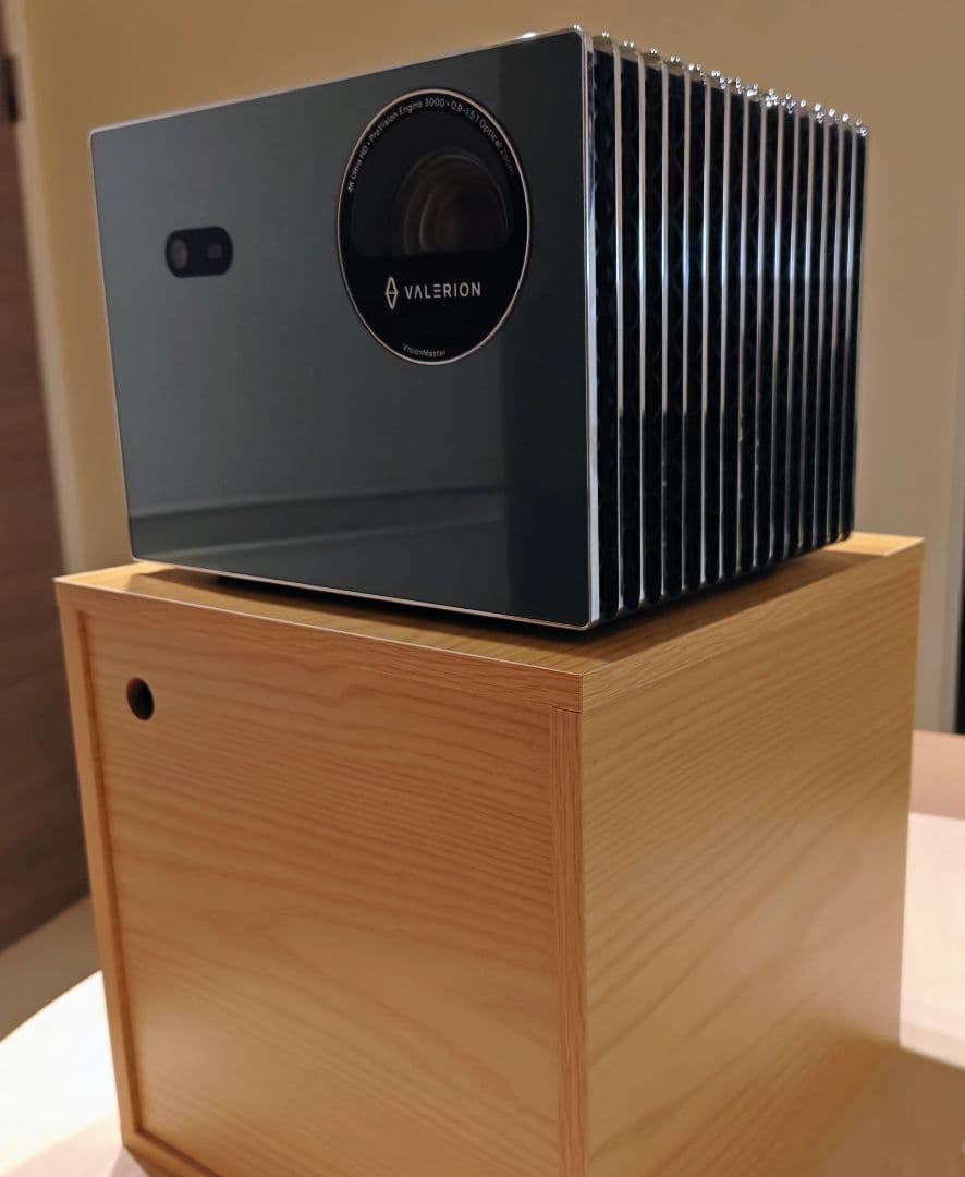 セールValerion VisionMaster Pro2 4K プロジェクター