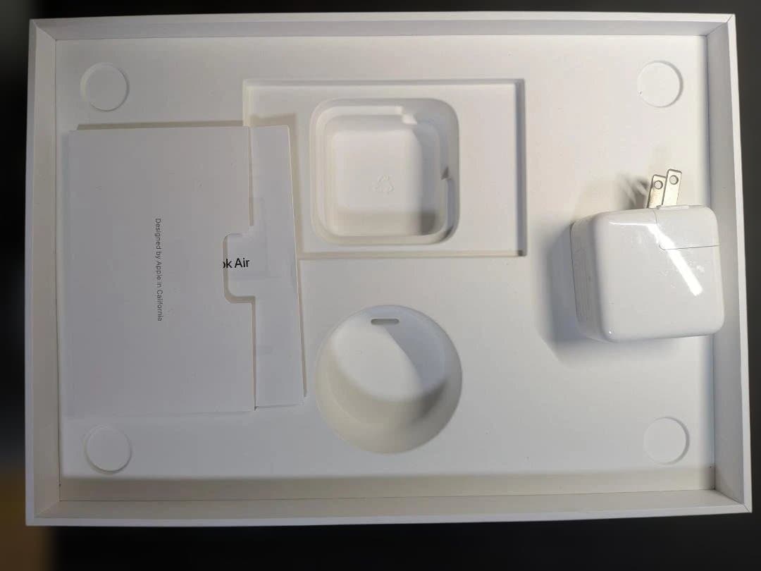 MacBook Air M1 2020 8/256GB 箱あり 充電器付 美品