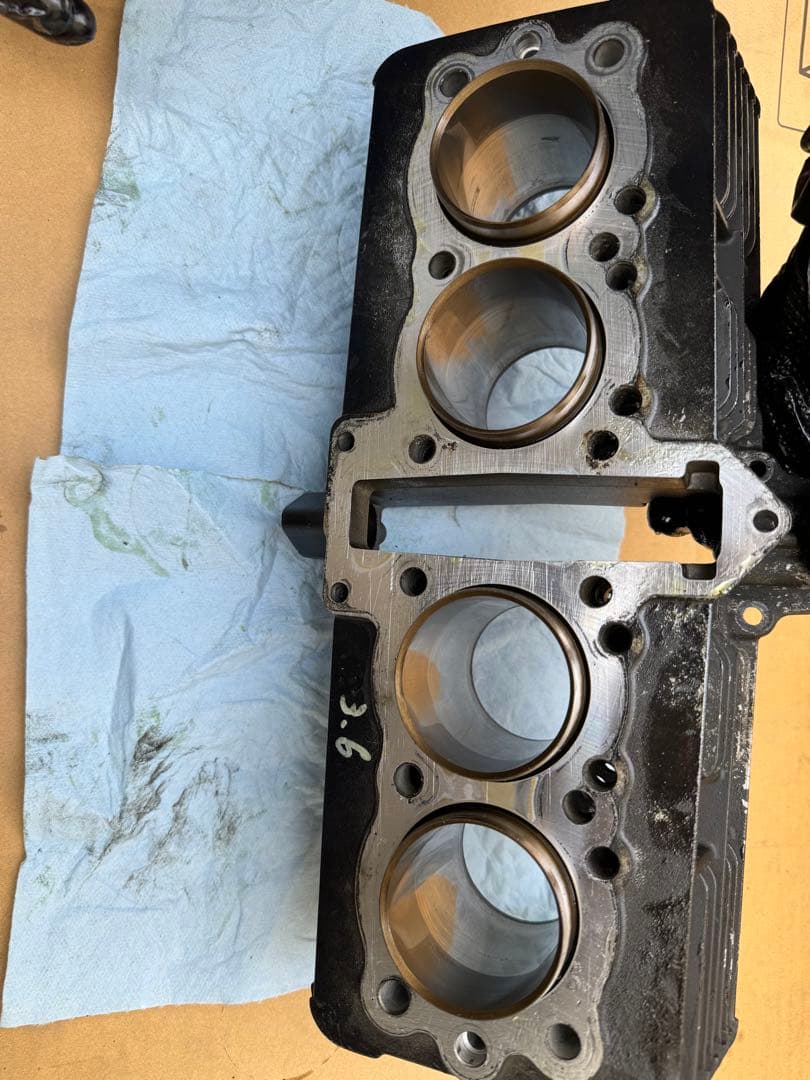 ゼファーχ シリンダー 2005年式 実働車取り外し