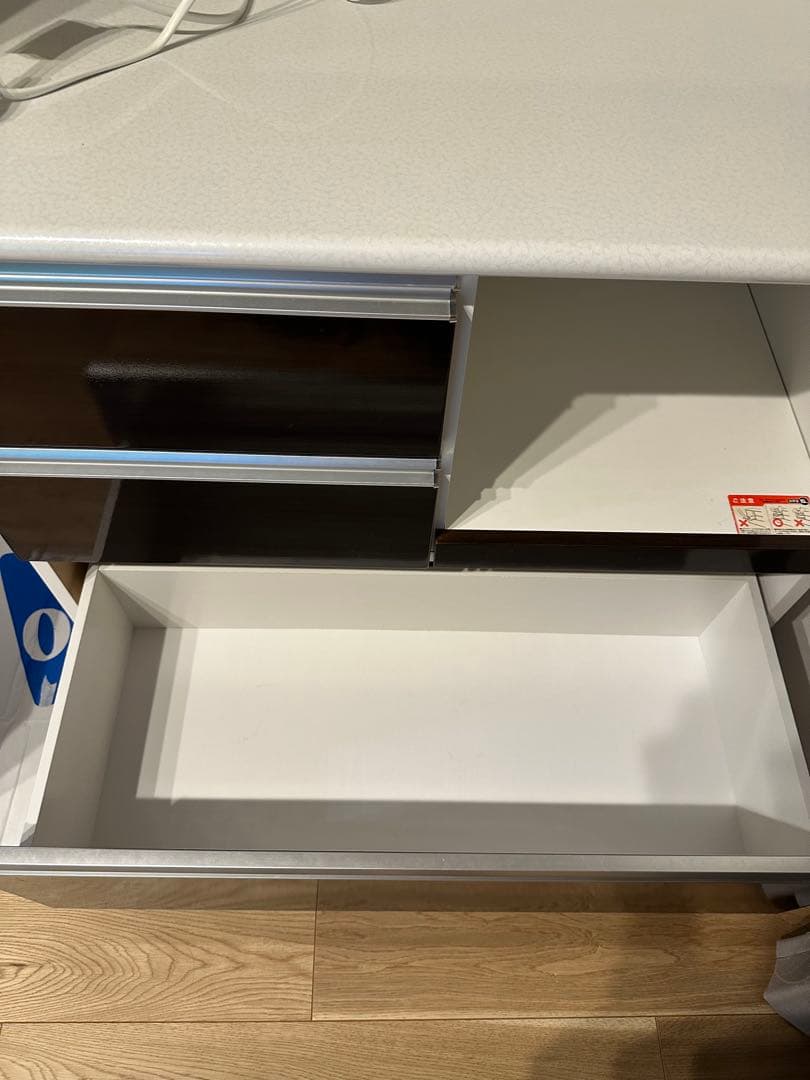 （⭐︎くうさん⭐︎専用）食器棚 ホワイト/ブラウン ガラス扉付き