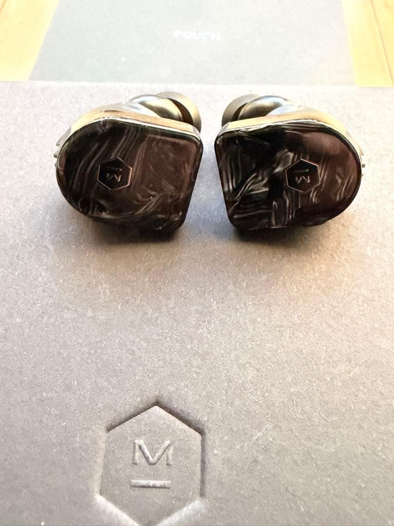 MASTER & DYNAMIC MW07 PLUS ワイヤレスイヤフォン