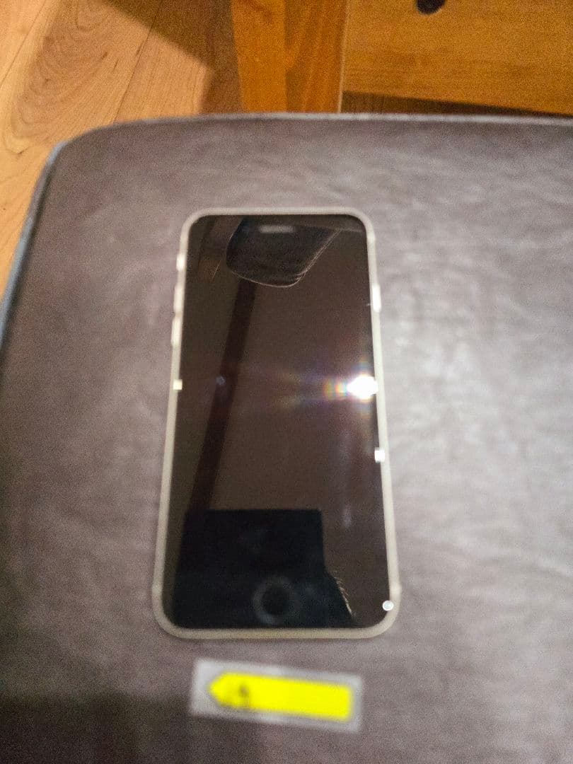 13時まで限定価格iPhone SE (第3世代) ホワイト　64GB