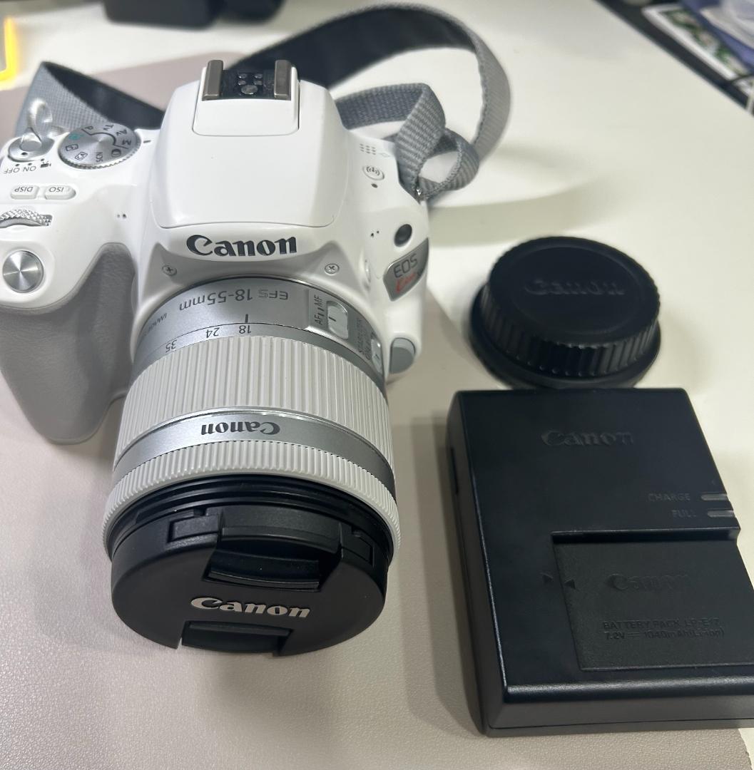 Canon EOS Kiss X9 18-55mm ホワイト 本体