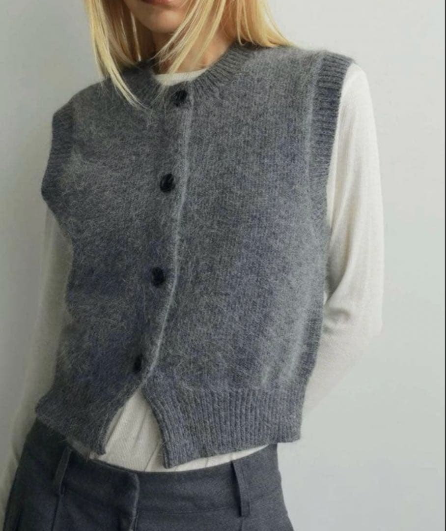 値下【anuke】 Crewneck Botton Vest グレー