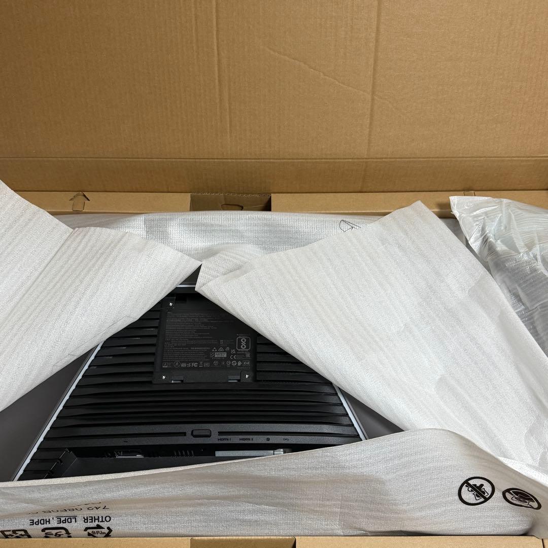 Dell G3223Q 32インチ 4K UHD ゲーミングモニター