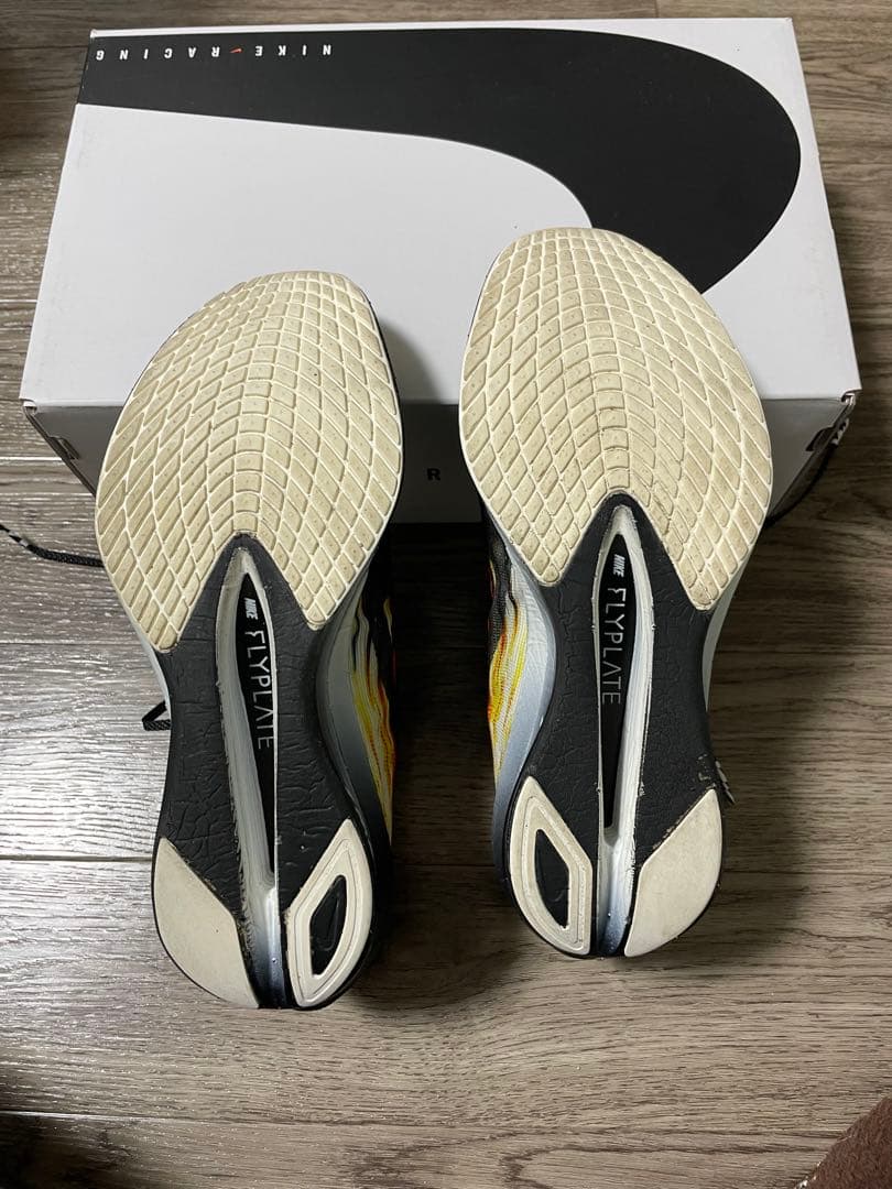 【最終値下げ】Nike zoomx vaporfly next%4 25.5cm