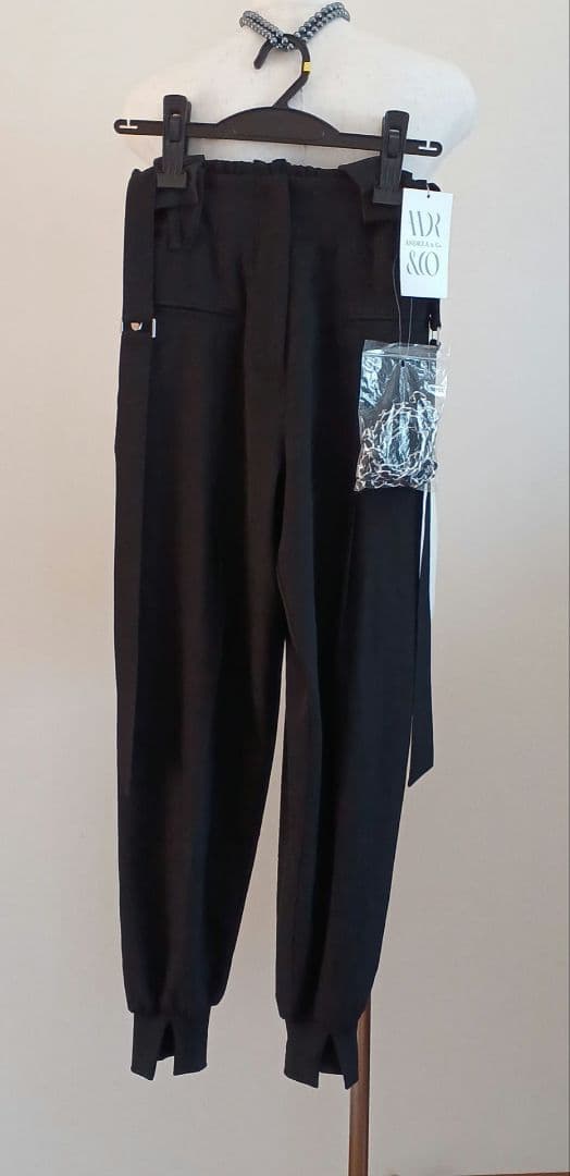 andrea&co　CHAIN SUSPENDER JOGGER PANTS