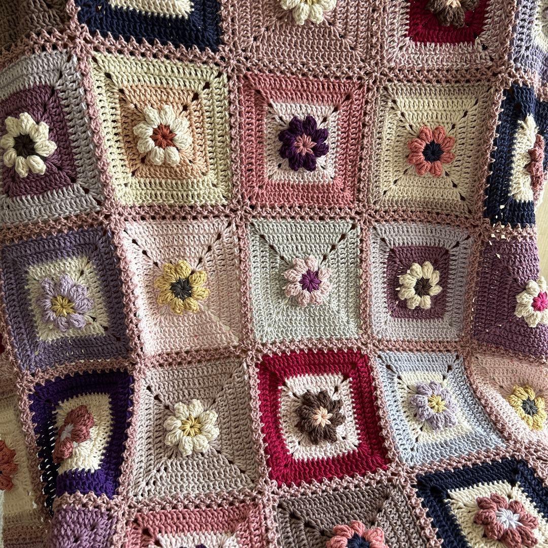 ぷっくり。お花のモチーフ編み マルチカバー 手編み ブランケット