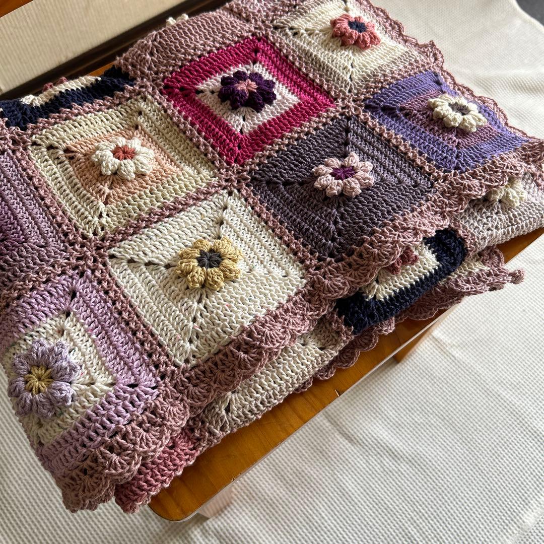 ぷっくり。お花のモチーフ編み マルチカバー 手編み ブランケット