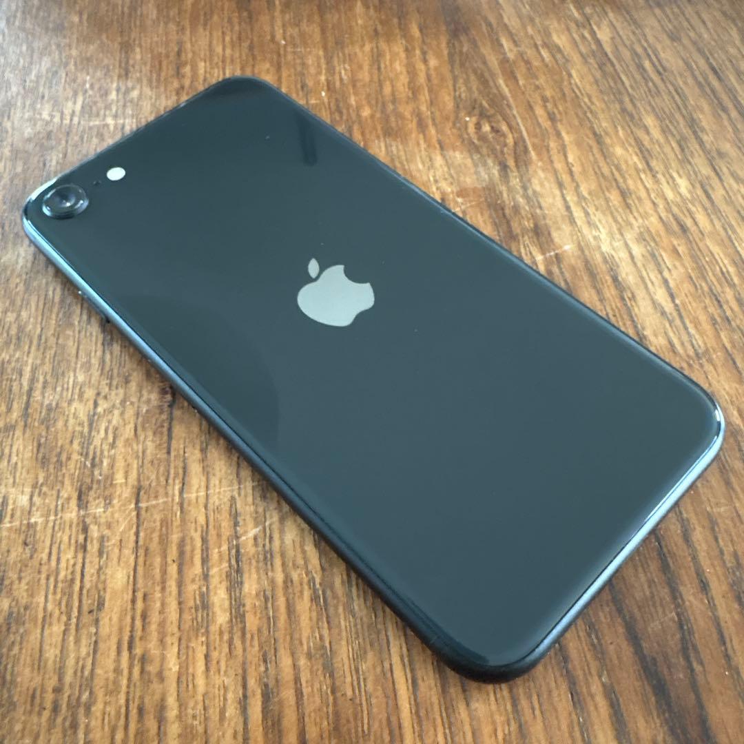 平尾iPhone SE第二世代 Black 64G バッテリー80%
