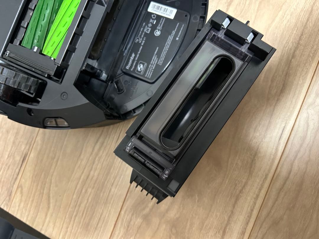 Roomba j7+ ルンバ　ロボット 掃除機