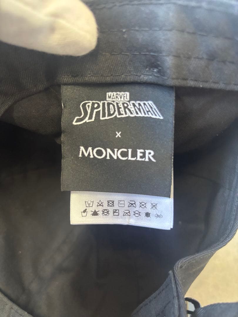 MONCLER ❌スパイダーマン　キャップ