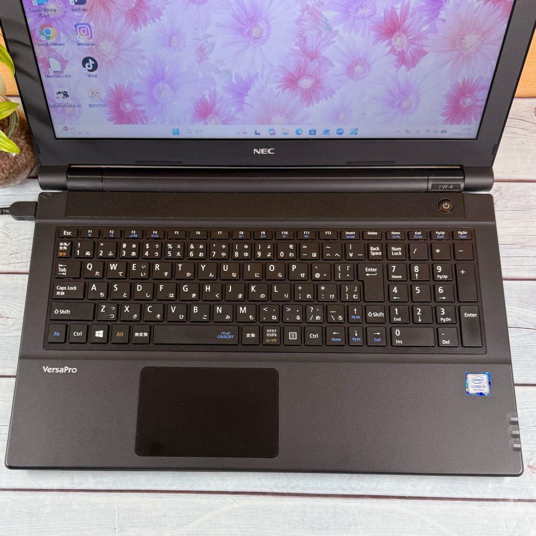 薄型ノートパソコン❣️第7世代Corei5☘️メモリ8GB☘️爆速SSD☘️DVD