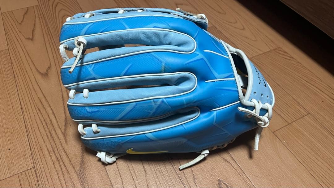 硬式用Nike Vaper Elite アクーニャ　モデル　ナイキ　グローブ