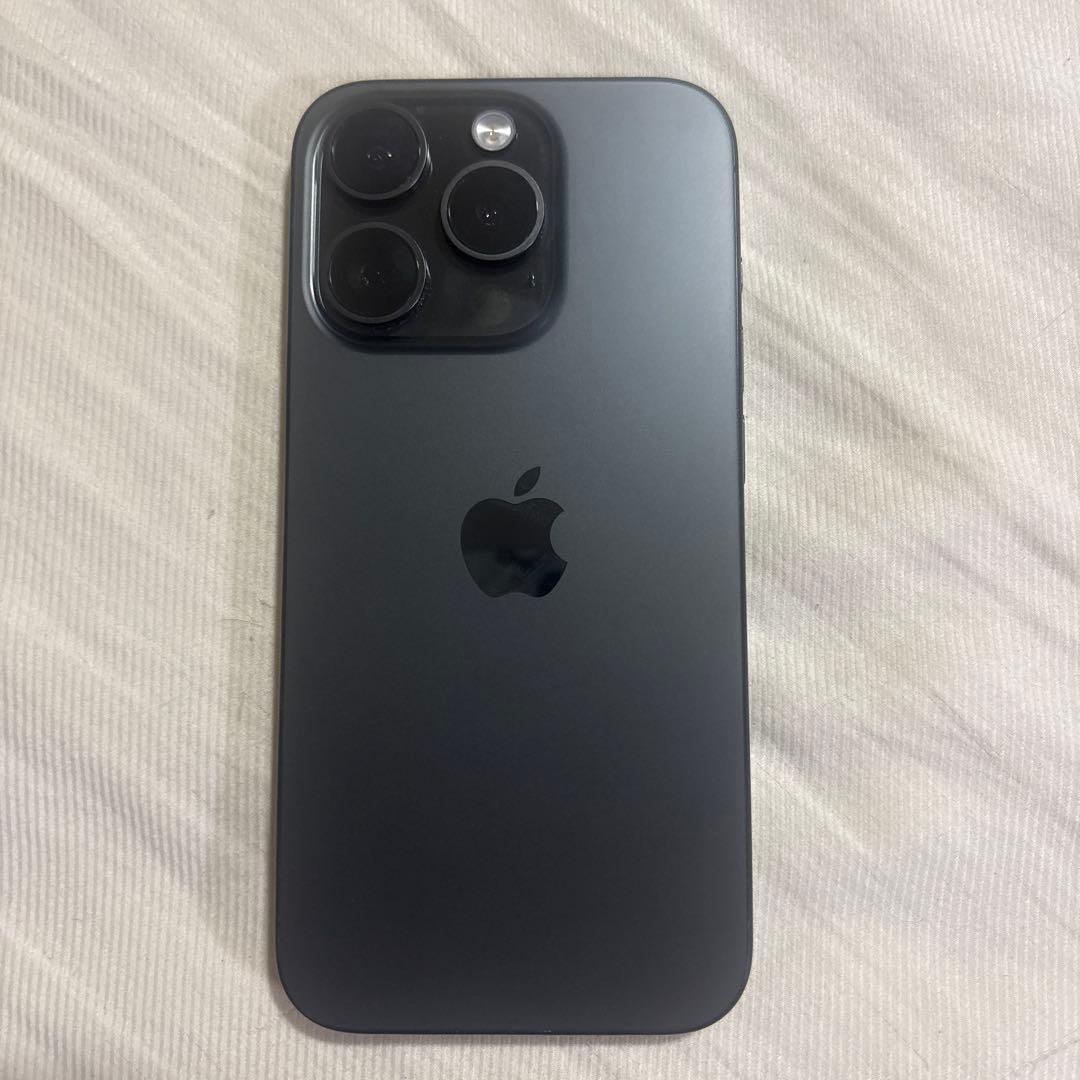 Apple iPhone 15 pro 256GB 本体カバー付き