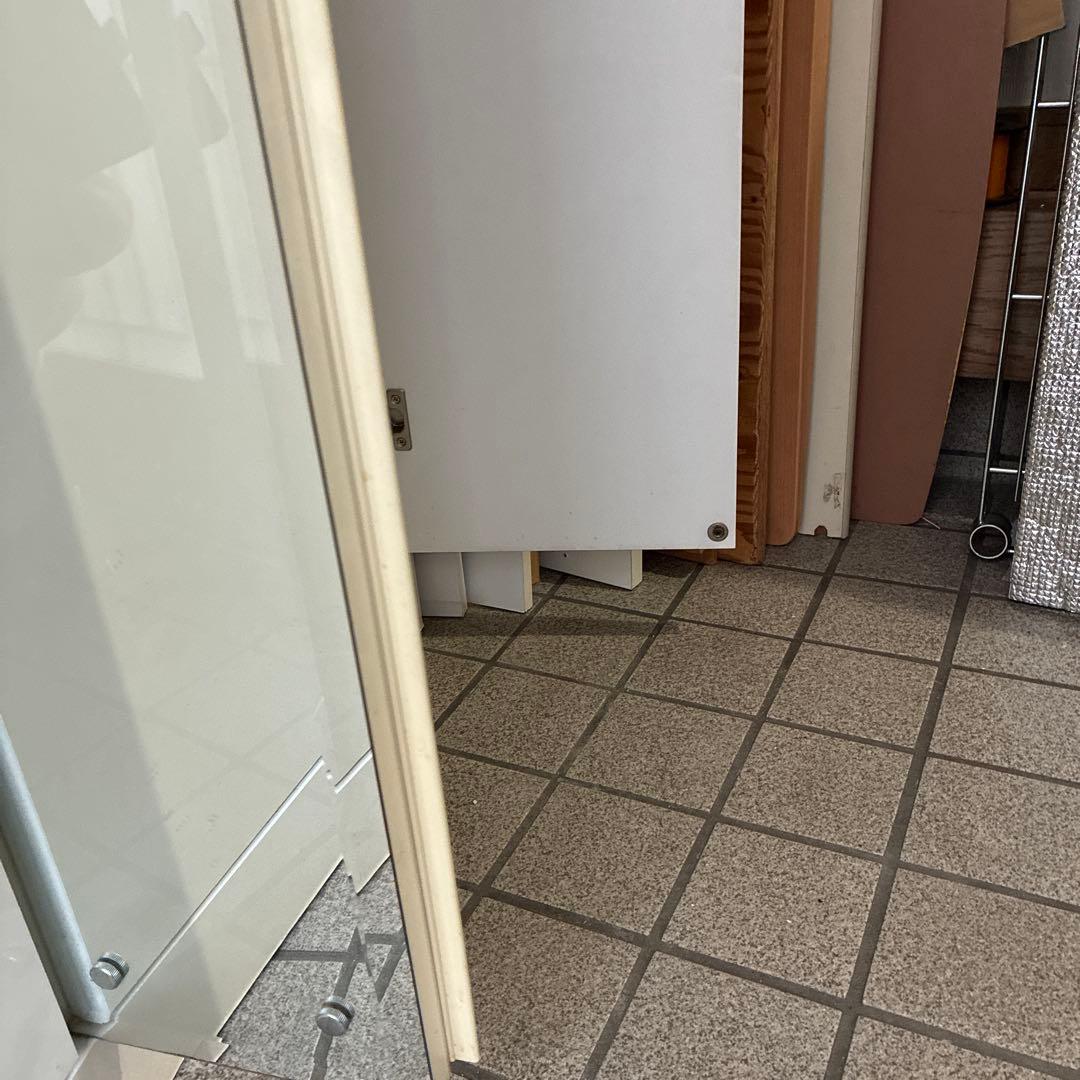 引き取り限定　白のシューズボックス