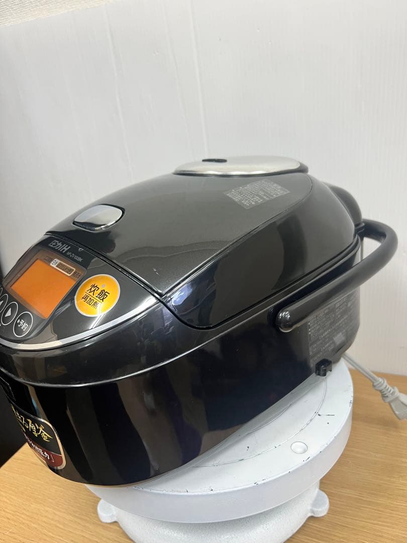 【象印 圧力IH炊飯器 NP-ZV100BK】5.5合 プラチナ厚釜2018年製