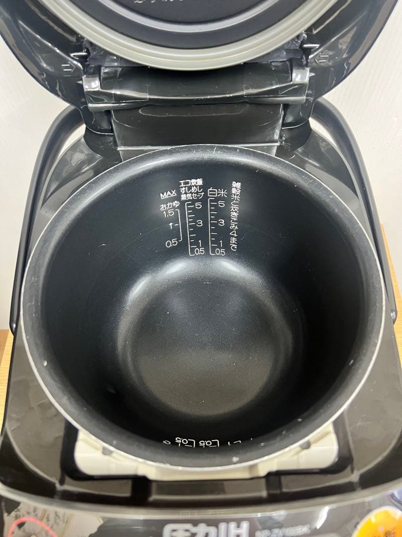 【象印 圧力IH炊飯器 NP-ZV100BK】5.5合 プラチナ厚釜2018年製