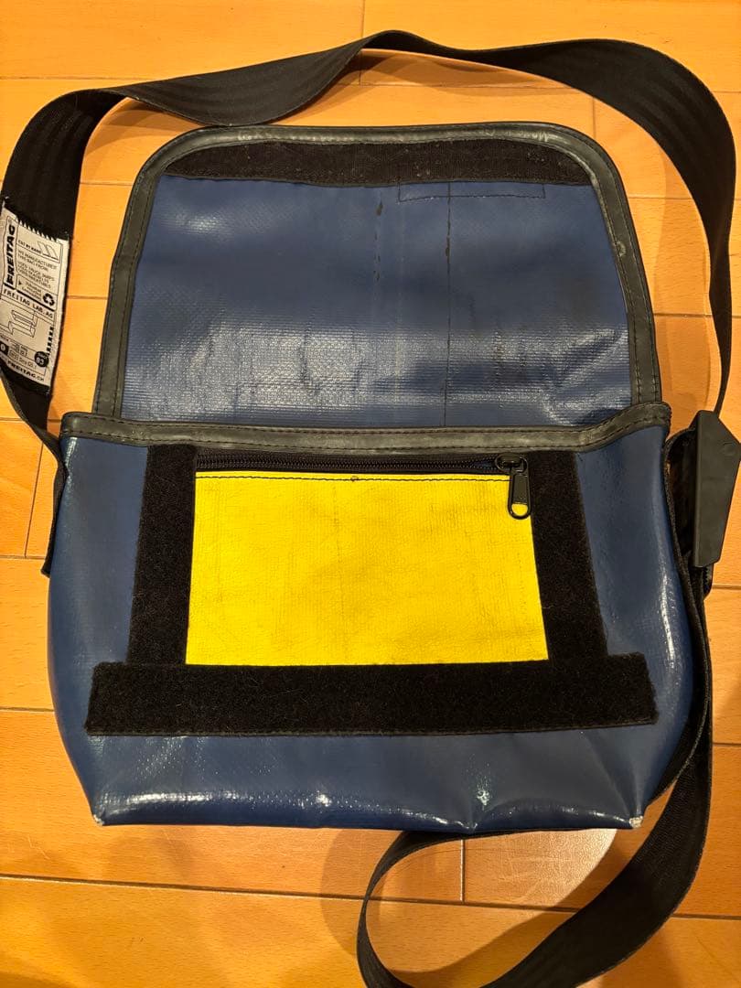 FREITAG フライターグ　メッセンジャーバッグ　ケース付き
