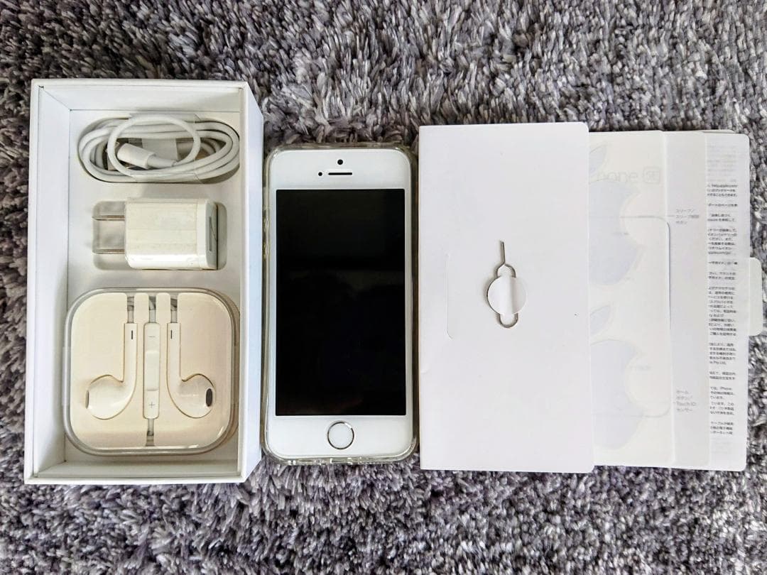 Apple iPhone SE 32GB シルバー