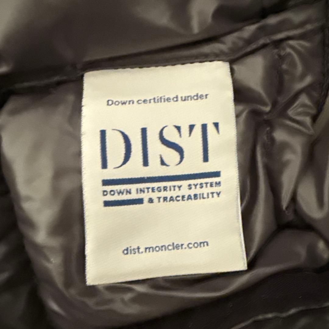 MONCLER ブラック ダウンベスト