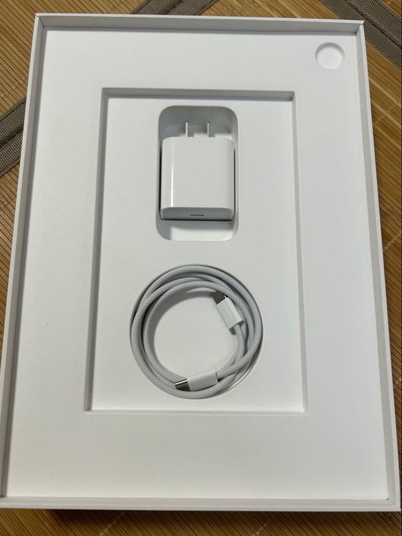 【美品】IPad A16 128GB ブルーWiFiモデル