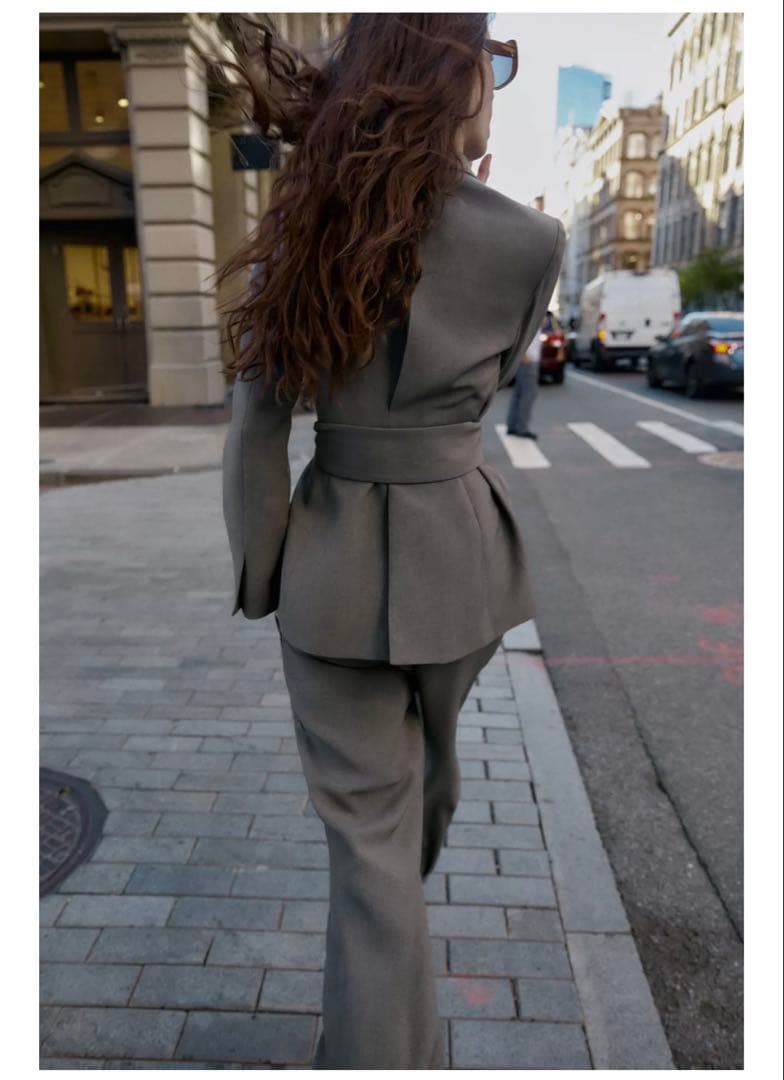 今季新作完売品♡ZARA肩パッド入りベルト付きブレザー